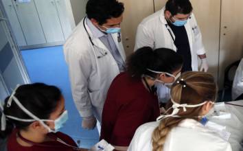 New Project 24 - Αφιέρωμα σε 56 εθελοντές φοιτητές της Ιατρικής από τον διεθνή Τύπο