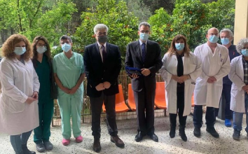 New Project 56 - Το προσωπικό του Νοσοκομείου «Σωτηρία» ευχαρίστησε από κοντά ο υφυπουργός Παιδείας Άγ. Συρίγος